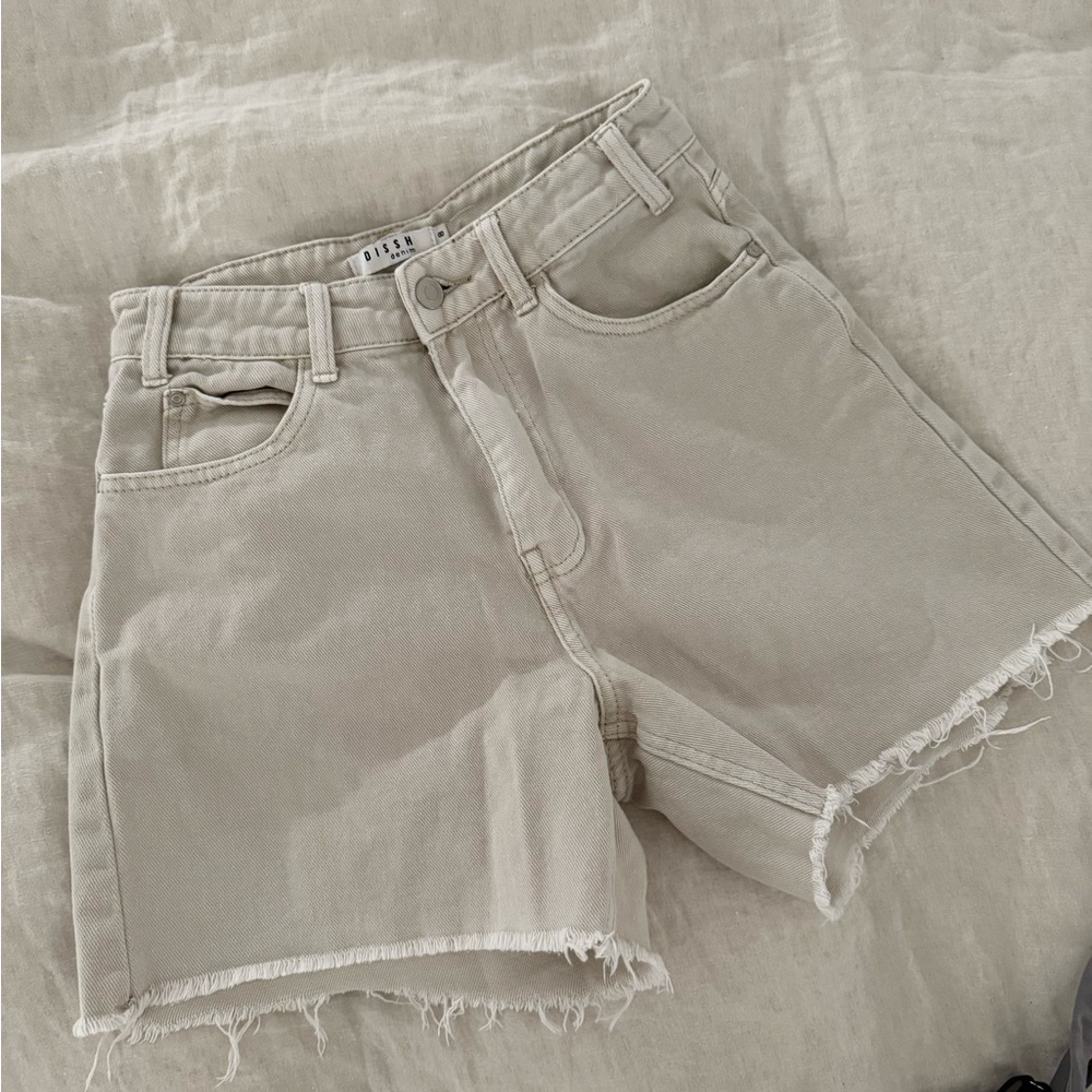 DISSH beige high waist Denim Shorts